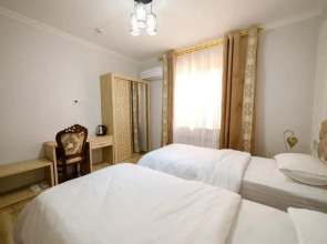 Отель Khans Palace