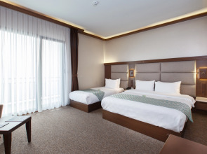 Курортный отель Sera Lake Resort