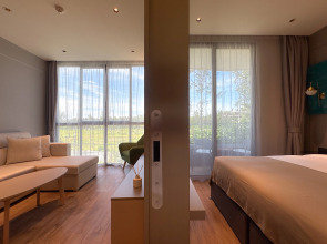 Отель La Green Hotel & Residence Пхукет