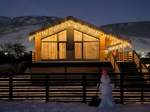 Частный дом Современный гостевой дом на слиянии рек Катунь и Кокса