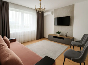 Двухкомнатная Квартира в Центре с Видом на Город и на Горы