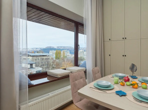 Апартаменты Ирис от Ирины Савельевой В центре города у Каскадной лестницы С завораживающим видом на Боргустанский хребет 6 этаж