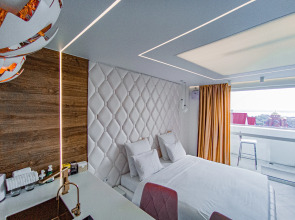 Апартаменты 18 этаж,студия 36кв.м,джакузи,балкон,вид на Волгу,новый дом,самый центр,вокзал пешком