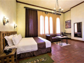 Отель Кавказ