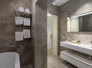 Отель Green Doors