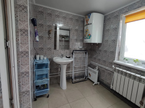 Частный дом у горной реки