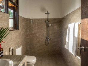 Курортный отель Ananthaya Beach