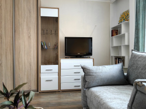 Апартаменты Стоп. Снято! с лоджией-кабинетом