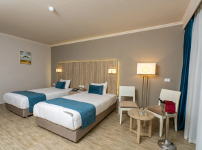 Seven Seas Jolie Bay