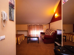 Отель Саврасовская