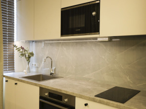 Апартаменты Buroshka Aparts С видом на город и дизайнерским ремонтом