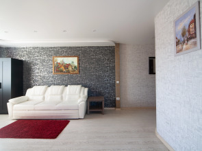 Апартаменты двухкомнатные с джакузи на Горького 1