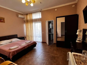 Отель Кристал