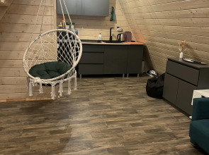 Частный дом Уютный у Реки с Чаном в Современном Стиле