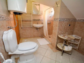 Отель Swiss Holiday