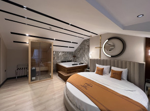 Hotel Elysian Airport