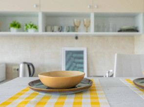 Квартира Студия с Огромной Парковочной зоной в 10 Мин.езды от Центра