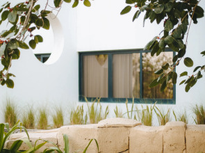 Отель Dubai Marine Beach Resort & Spa