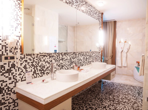 Отель Ramada Plaza By Wyndham Istanbul City Center