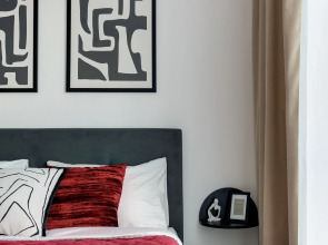 Апартаменты RED на Михайлова 30А к 2