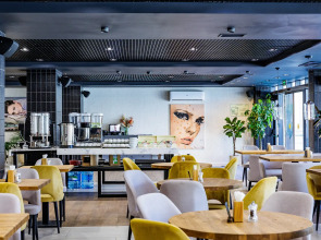 Отель Россиянка