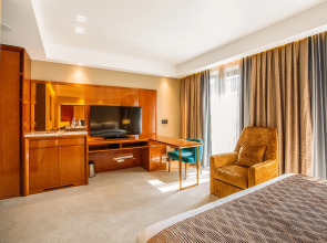 Отель Marjan Plaza