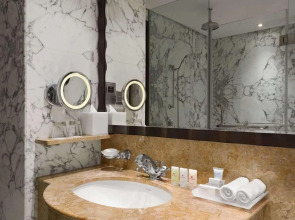 Crowne Plaza Dubai Jumeirah an IHG Hotel