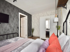 Апартаменты Дизайнерская двухкомнатная квартира в Кронштадте