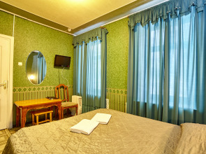 Отель Белое и Черное