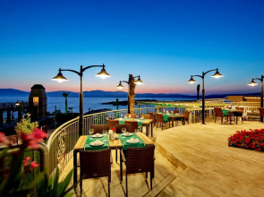 Royal Teos Thermal Resort Clinic & Spa (Halal Hotel)