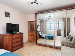 Апартаменты Просторная квартира на 4-х метро Марьино