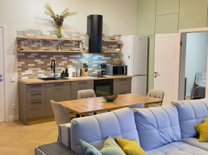 Частный дом у озера