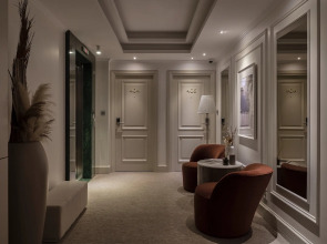 Отель Delita City