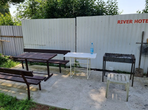 Отель Ривер