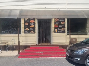 River House Apartments