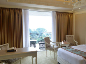 Отель The Grand Kandyan