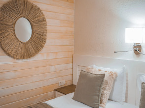 Отель Kimera Lounge