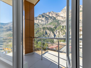 Отель Харес