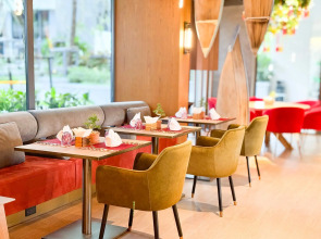 Отель La Green Hotel & Residence Пхукет