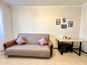 Сакура рядом ТЦ Кристалл