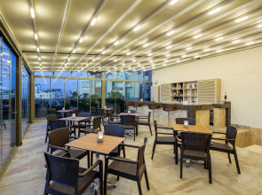 Отель Holiday Inn Antalya Lara