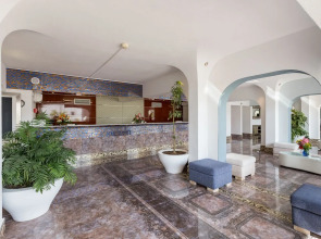 Апарт-Отель Grand Muthu Oura View Beach Club