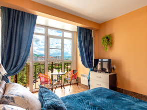 Квартира Евротрешка с видом на горы