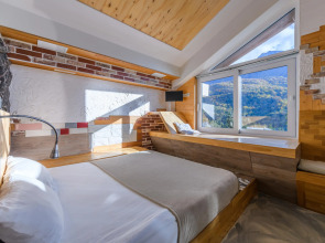 Апартаменты Оплот ETHNICA Дизайн Студия | 40м² | 3 Этаж Ваше Окно в Горы