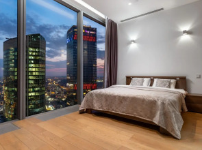 Студия для двоих на 74-м этаже