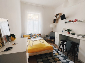 Апартаменты Горчичные в центре Петербурга