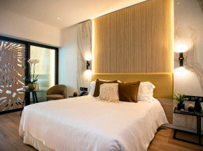 Отель Cavo Maris Beach