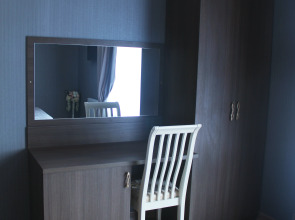 Моцарт Холл