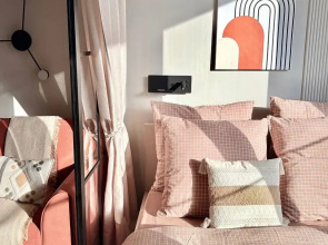 Апартаменты стильные с дизайнерским ремонтом вместимостью до 4 гостей 10 минут до центра города