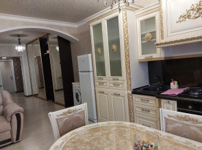 Апартаменты 5 Звезд на Шамиля Джикаева 5А-2